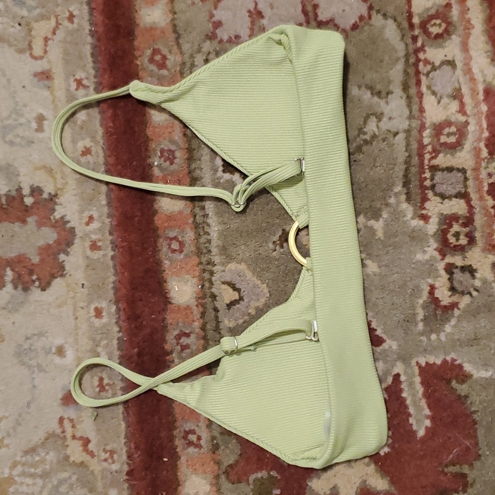 Two bikinis - Picture 7 of 7